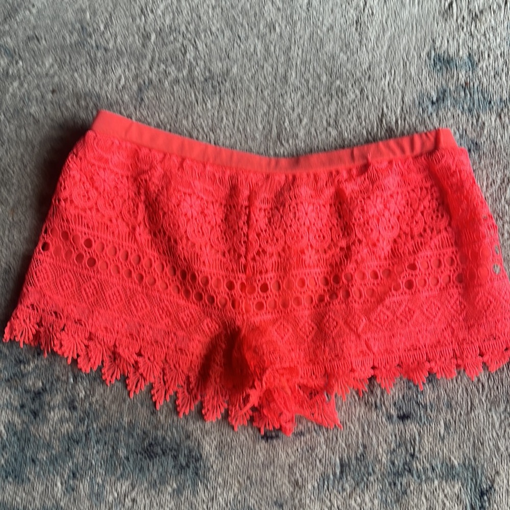 NWT $20 Women’s Lace Overlay Brilliant Pink Shorts size Medium